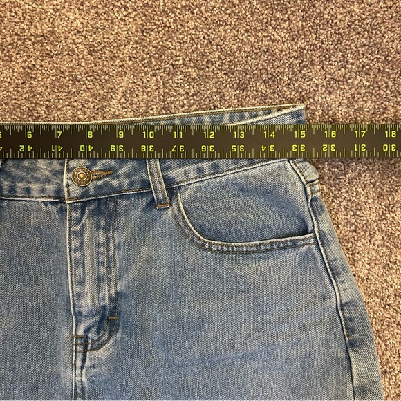 Petal & Pup Women’s Blue Denim Shorts High Rise Stretch Cuffed Mid Length Size S - Picture 7 of 12